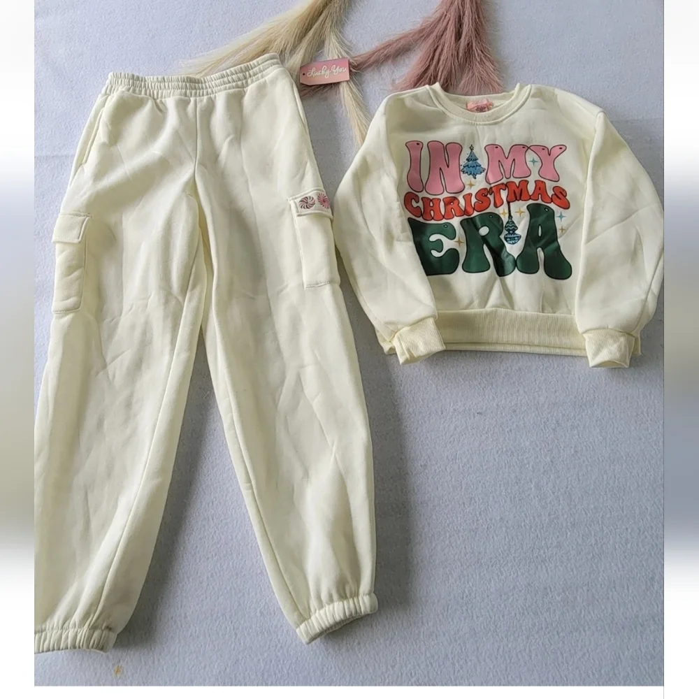 Lucky You In MyChristmas Era Off-White HolidaySweatsuit – Girls Size M (10)-L(12